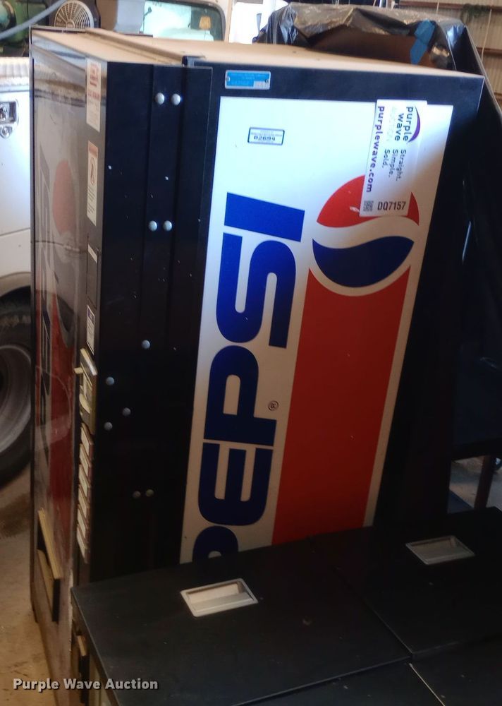 image for item DQ7157 Vendo vending machine