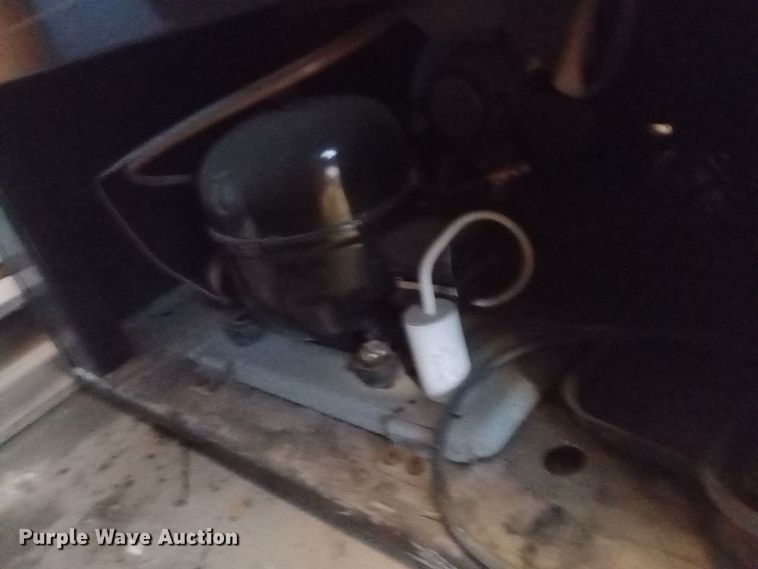 image for item DQ7157 Vendo vending machine