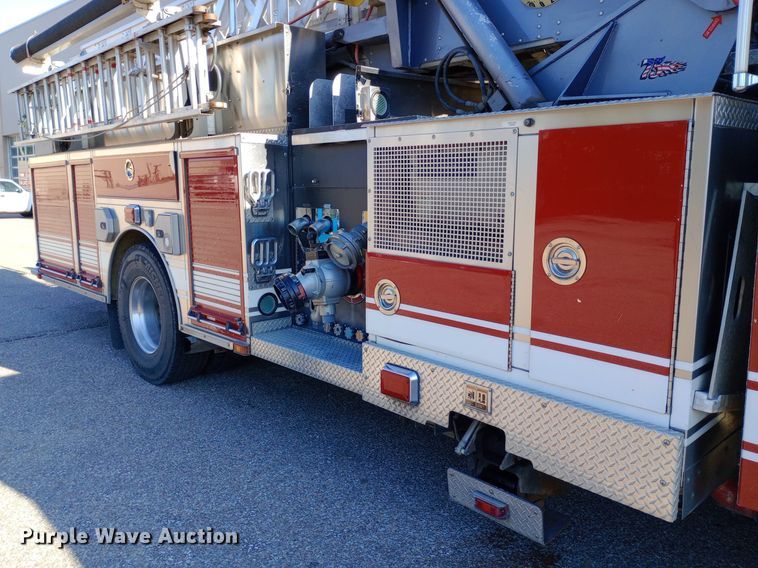 image for item DQ7158 2007 Sutphen 75' Ladder Quint fire truck