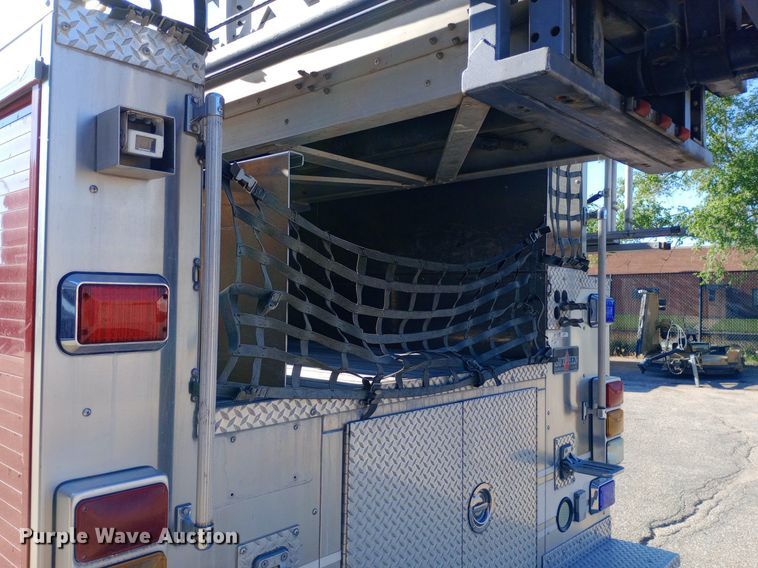 image for item DQ7158 2007 Sutphen 75' Ladder Quint fire truck