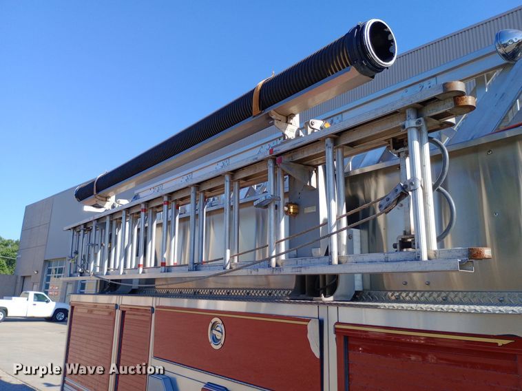 image for item DQ7158 2007 Sutphen 75' Ladder Quint fire truck