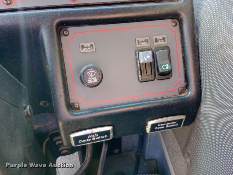 image for item DQ7158 2007 Sutphen 75' Ladder Quint fire truck