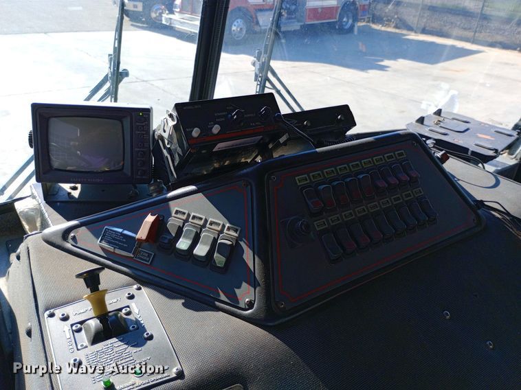 image for item DQ7158 2007 Sutphen 75' Ladder Quint fire truck