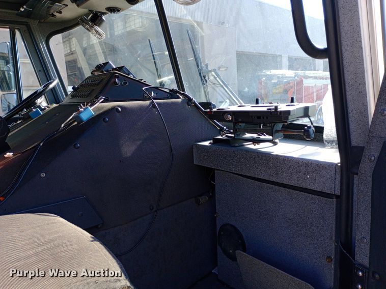 image for item DQ7158 2007 Sutphen 75' Ladder Quint fire truck