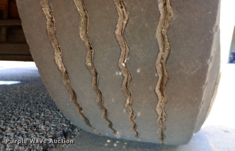 image for item DQ7158 2007 Sutphen 75' Ladder Quint fire truck