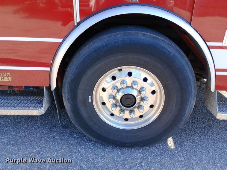 image for item DQ7158 2007 Sutphen 75' Ladder Quint fire truck