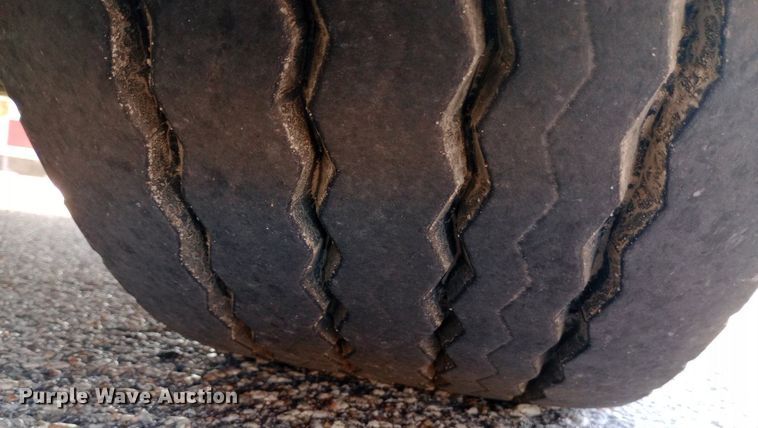 image for item DQ7158 2007 Sutphen 75' Ladder Quint fire truck