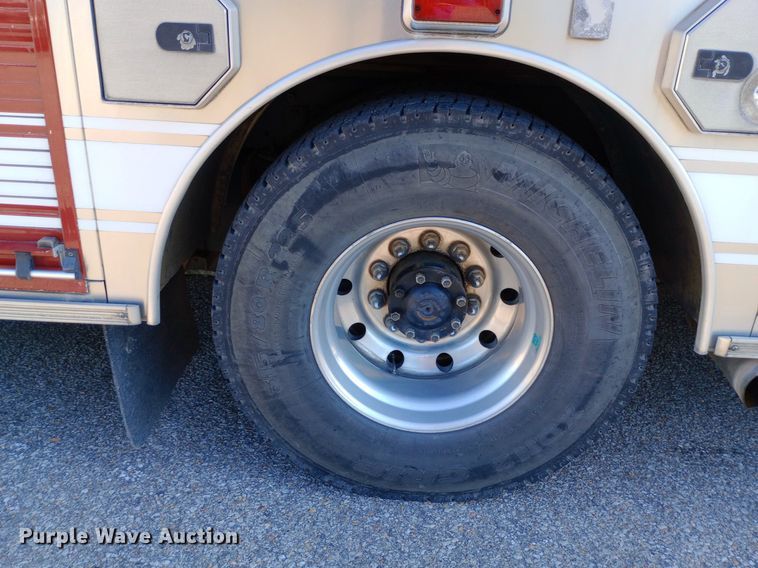 image for item DQ7158 2007 Sutphen 75' Ladder Quint fire truck