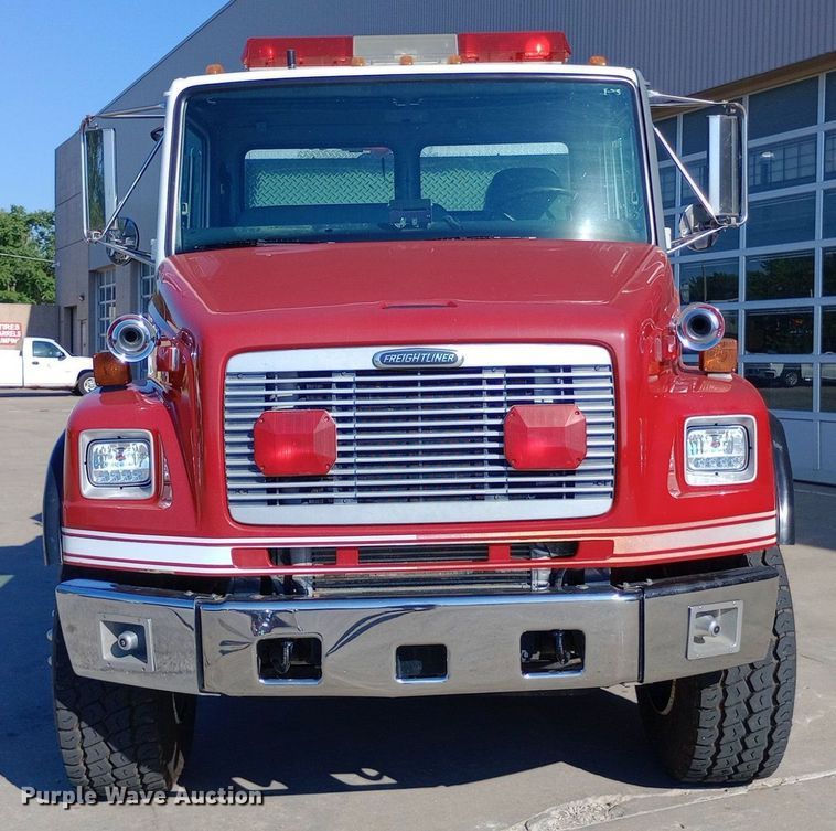 image for item DQ7159 2000 Freightliner  FL80 fire truck
