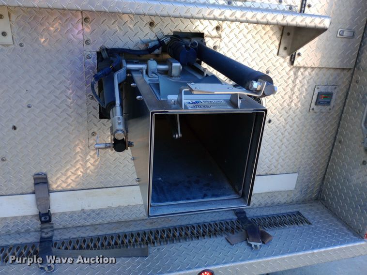 image for item DQ7159 2000 Freightliner  FL80 fire truck