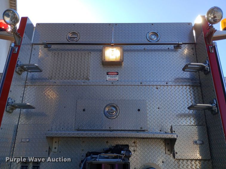 image for item DQ7159 2000 Freightliner  FL80 fire truck