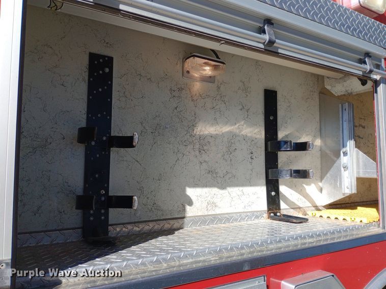 image for item DQ7159 2000 Freightliner  FL80 fire truck