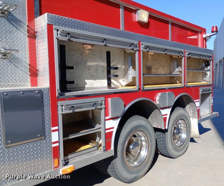 image for item DQ7159 2000 Freightliner  FL80 fire truck