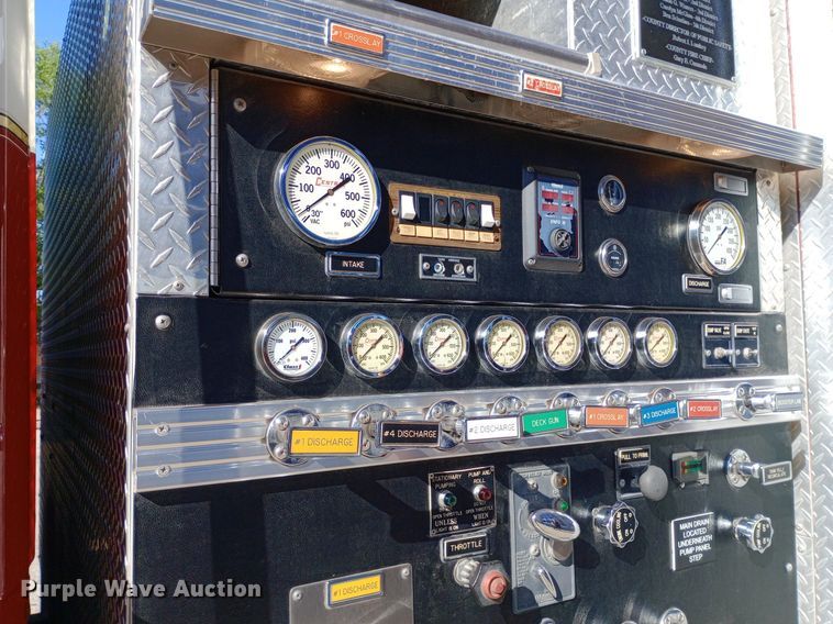 image for item DQ7159 2000 Freightliner  FL80 fire truck