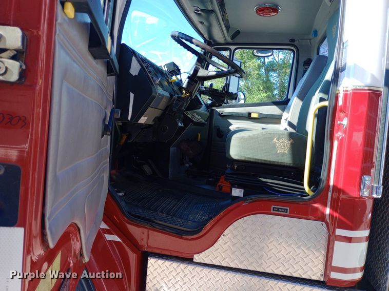 image for item DQ7159 2000 Freightliner  FL80 fire truck