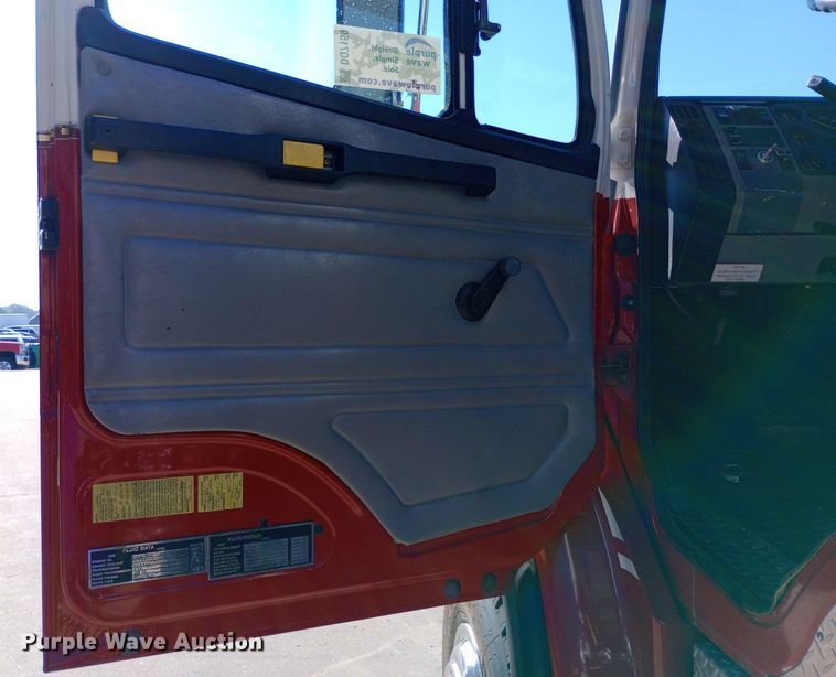 image for item DQ7159 2000 Freightliner  FL80 fire truck