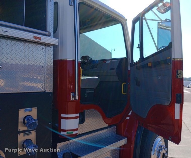 image for item DQ7159 2000 Freightliner  FL80 fire truck