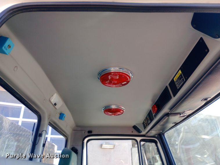 image for item DQ7159 2000 Freightliner  FL80 fire truck