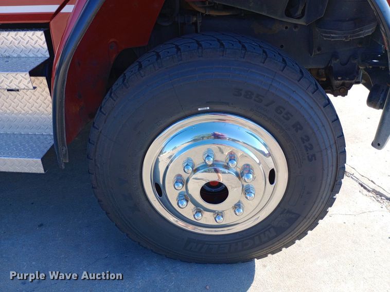 image for item DQ7159 2000 Freightliner  FL80 fire truck