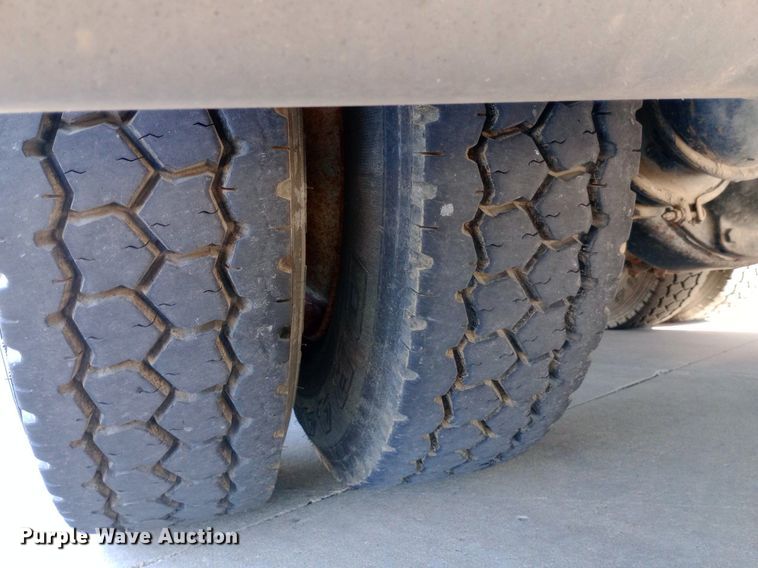 image for item DQ7159 2000 Freightliner  FL80 fire truck