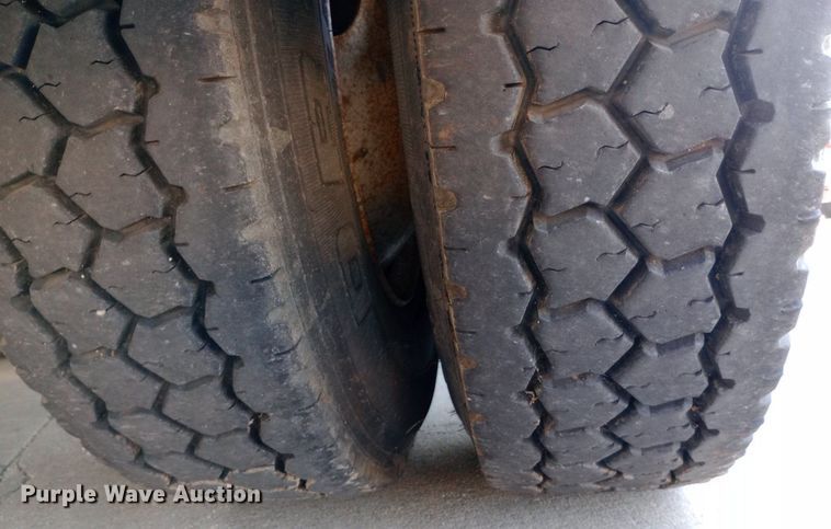 image for item DQ7159 2000 Freightliner  FL80 fire truck