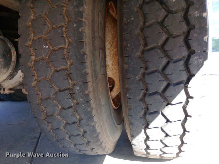 image for item DQ7159 2000 Freightliner  FL80 fire truck