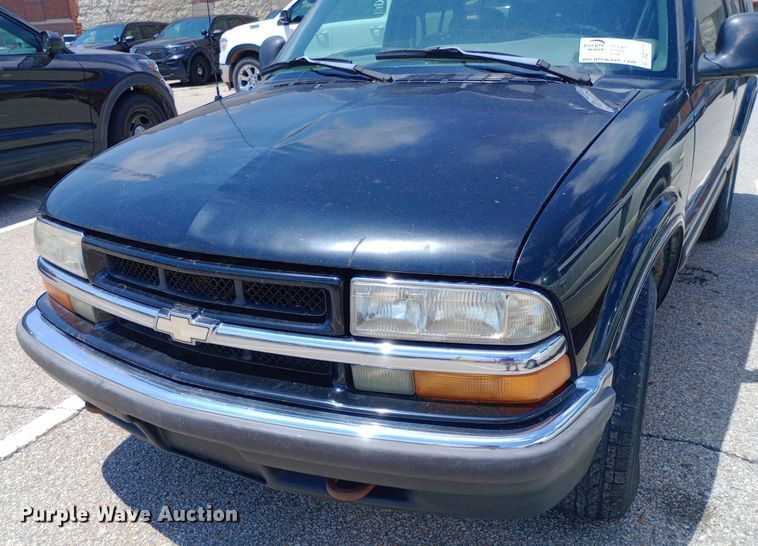 image for item DQ7171 1998 Chevrolet Blazer SUV