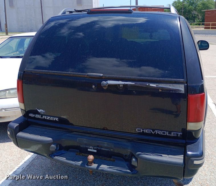 image for item DQ7171 1998 Chevrolet Blazer SUV