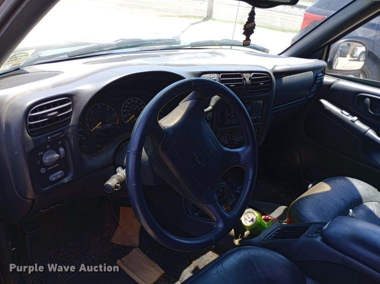 image for item DQ7171 1998 Chevrolet Blazer SUV