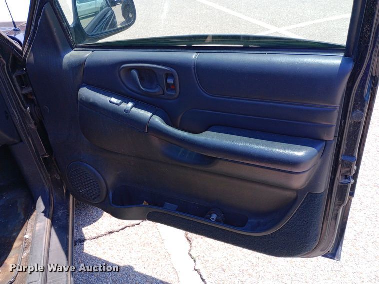 image for item DQ7171 1998 Chevrolet Blazer SUV