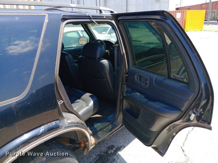 image for item DQ7171 1998 Chevrolet Blazer SUV