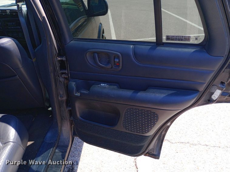 image for item DQ7171 1998 Chevrolet Blazer SUV