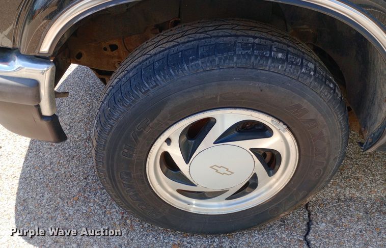 image for item DQ7171 1998 Chevrolet Blazer SUV