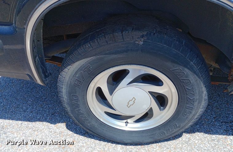 image for item DQ7171 1998 Chevrolet Blazer SUV