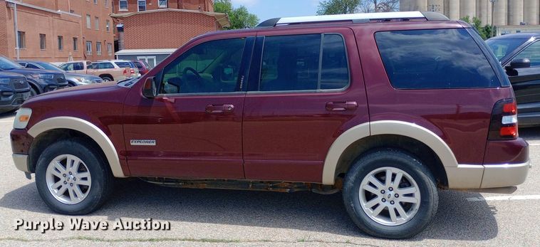 image for item DQ7172 2006 Ford Explorer Eddie Bauer SUV