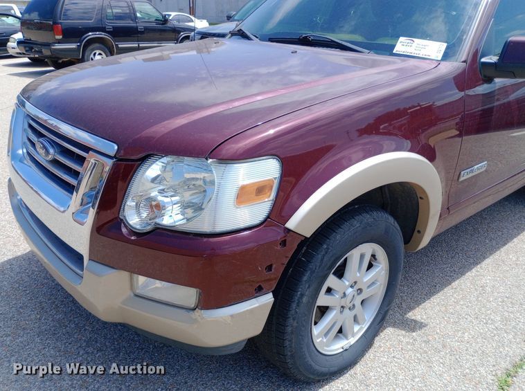image for item DQ7172 2006 Ford Explorer Eddie Bauer SUV