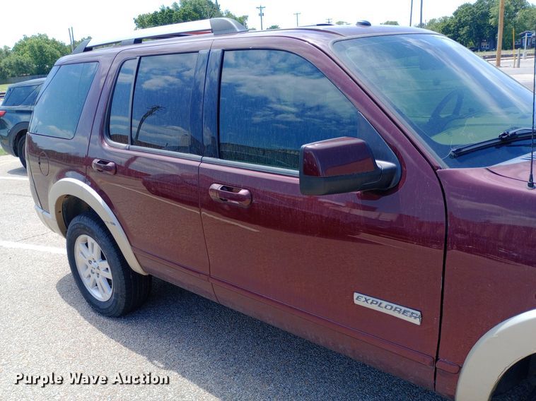 image for item DQ7172 2006 Ford Explorer Eddie Bauer SUV
