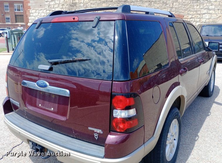 image for item DQ7172 2006 Ford Explorer Eddie Bauer SUV