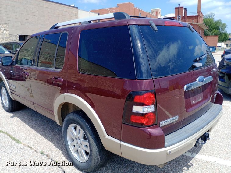 image for item DQ7172 2006 Ford Explorer Eddie Bauer SUV