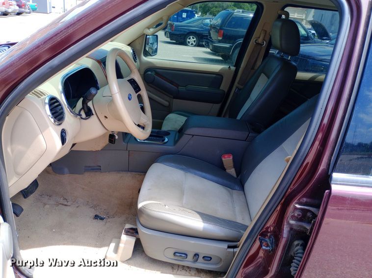 image for item DQ7172 2006 Ford Explorer Eddie Bauer SUV