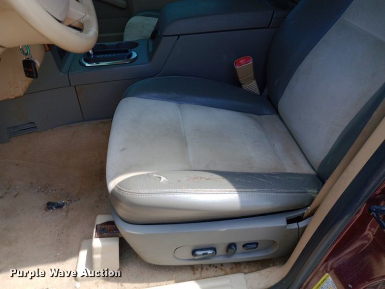 image for item DQ7172 2006 Ford Explorer Eddie Bauer SUV