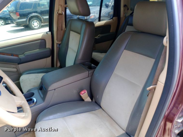 image for item DQ7172 2006 Ford Explorer Eddie Bauer SUV