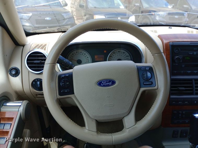 image for item DQ7172 2006 Ford Explorer Eddie Bauer SUV