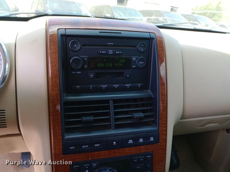 image for item DQ7172 2006 Ford Explorer Eddie Bauer SUV