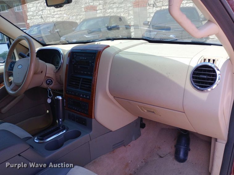 image for item DQ7172 2006 Ford Explorer Eddie Bauer SUV