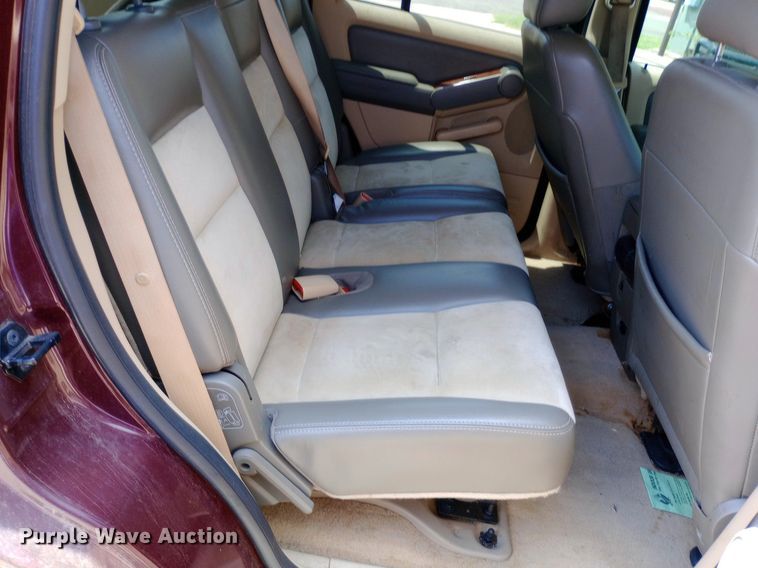 image for item DQ7172 2006 Ford Explorer Eddie Bauer SUV