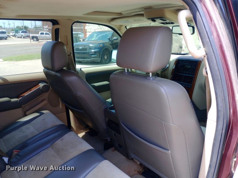 image for item DQ7172 2006 Ford Explorer Eddie Bauer SUV