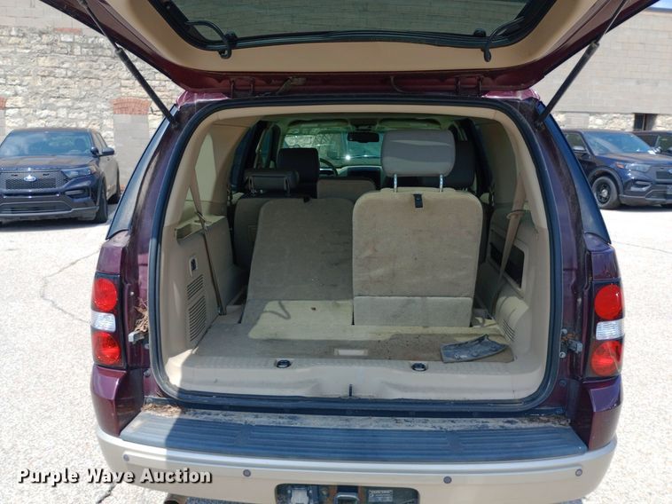 image for item DQ7172 2006 Ford Explorer Eddie Bauer SUV