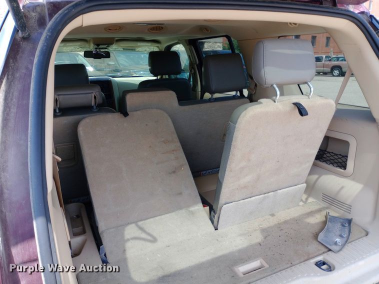 image for item DQ7172 2006 Ford Explorer Eddie Bauer SUV