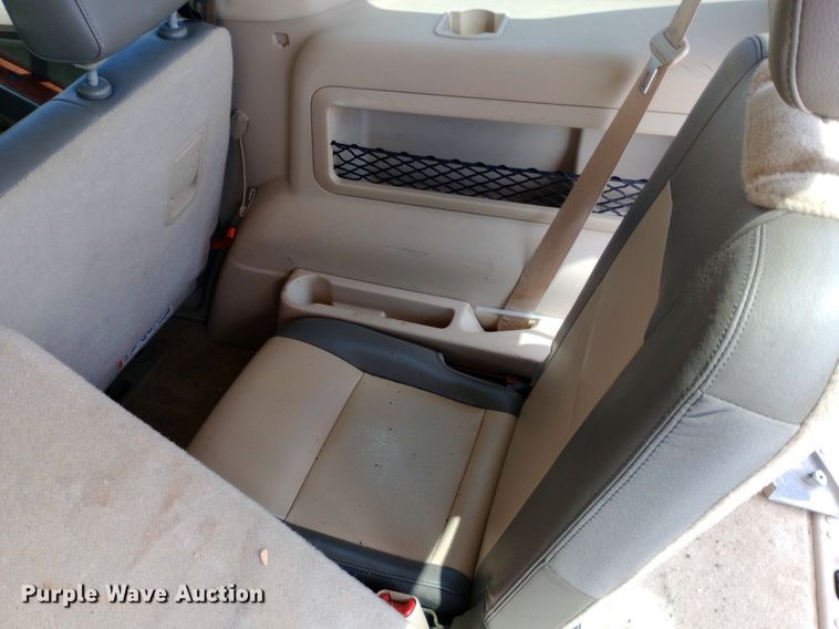 image for item DQ7172 2006 Ford Explorer Eddie Bauer SUV